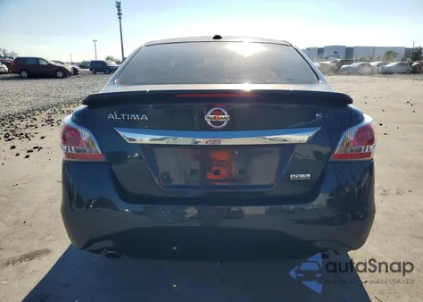 2015 Nissan Altima 2.5 z USA, uszkodzony, nr VIN 1N4AL3AP2FC471833